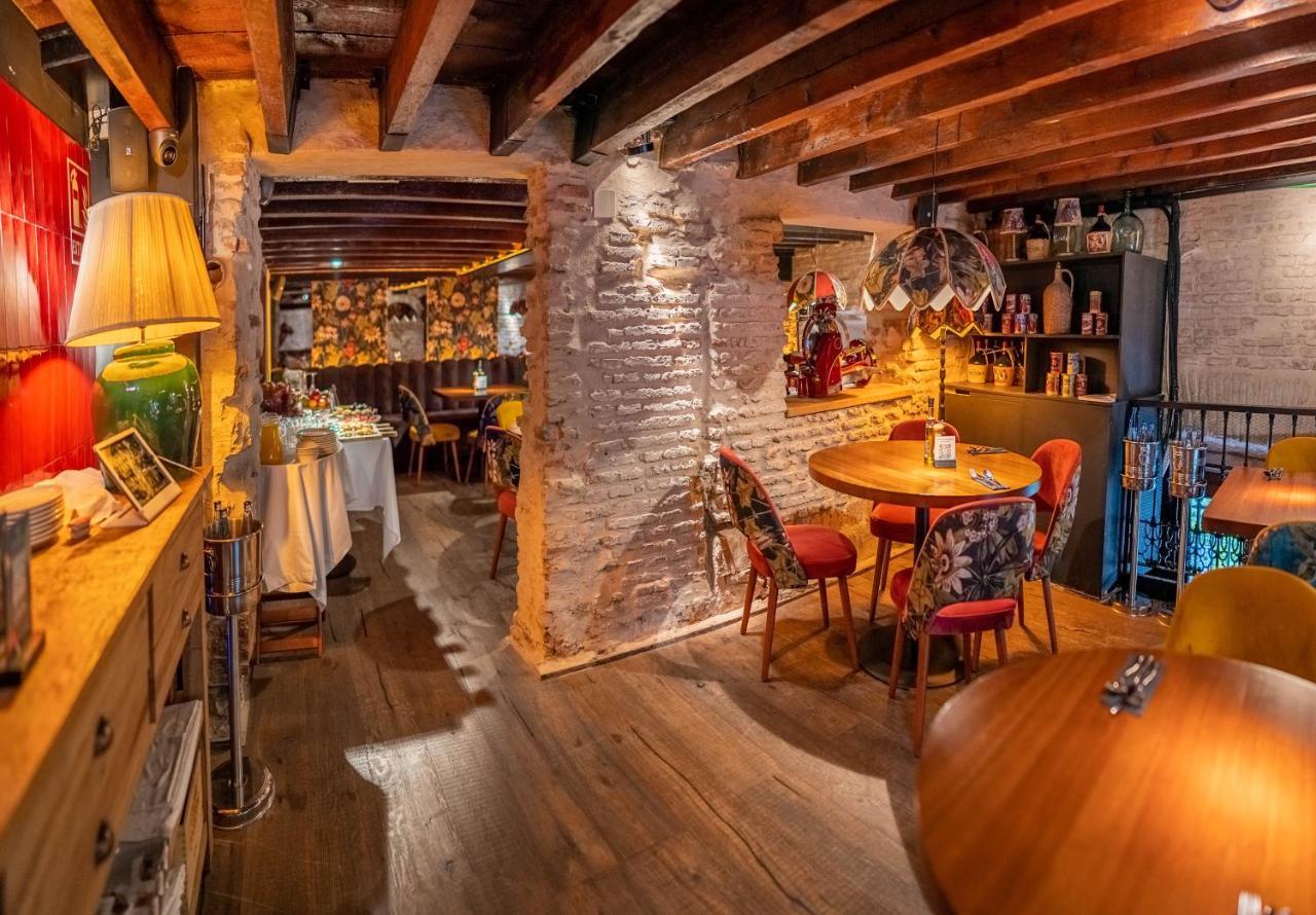 Hotel Lobby Σεβίλλη Εξωτερικό φωτογραφία Interior of the restaurant