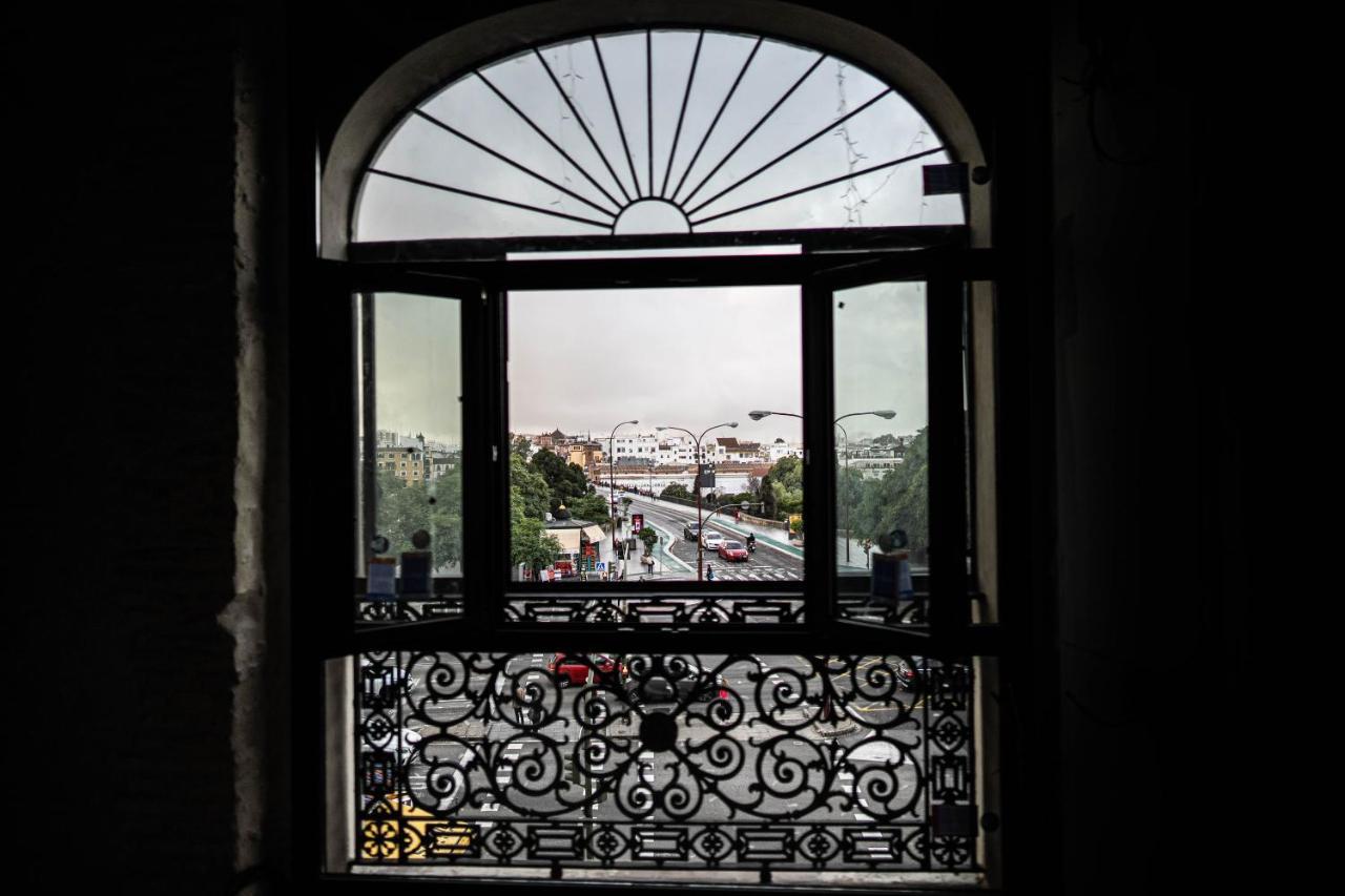 Hotel Lobby Σεβίλλη Εξωτερικό φωτογραφία View from the window of the palace