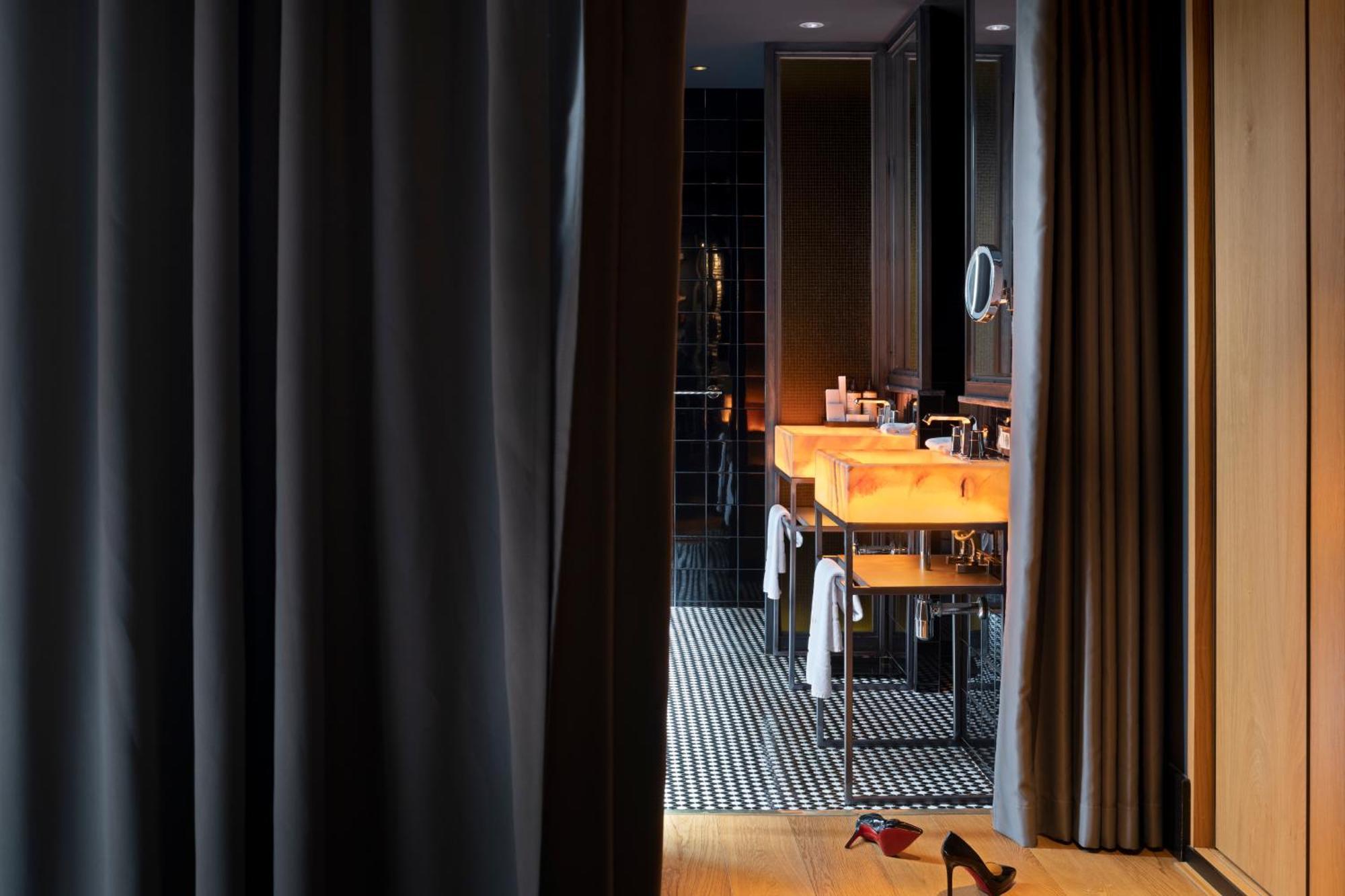 Hotel Lobby Σεβίλλη Εξωτερικό φωτογραφία Bathroom