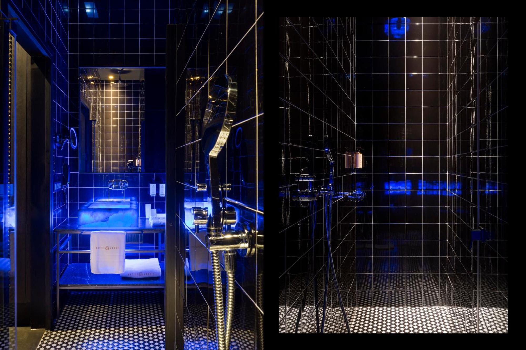 Hotel Lobby Σεβίλλη Εξωτερικό φωτογραφία A shower