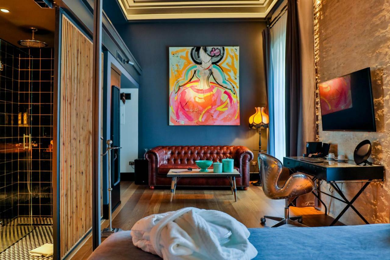 Hotel Lobby Σεβίλλη Εξωτερικό φωτογραφία A room at the hotel
