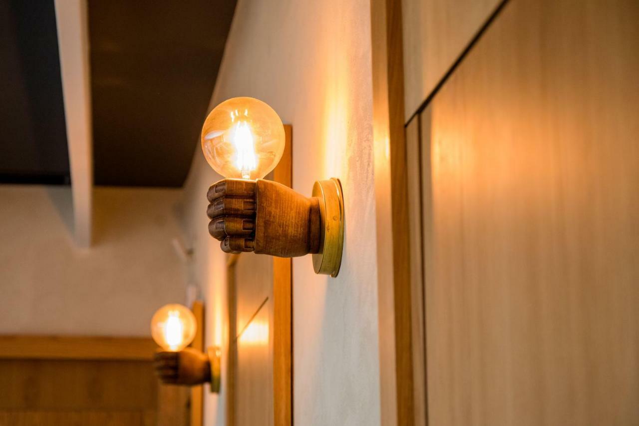 Hotel Lobby Σεβίλλη Εξωτερικό φωτογραφία Wall lights