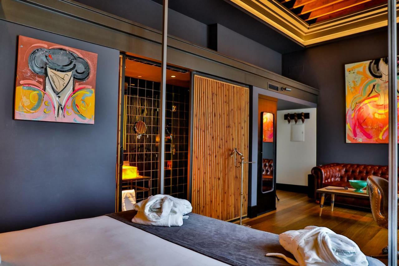 Hotel Lobby Σεβίλλη Εξωτερικό φωτογραφία A room at the hotel