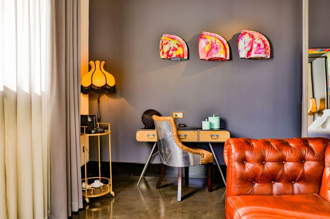 Hotel Lobby Σεβίλλη Εξωτερικό φωτογραφία A room at the Hotel Valencia