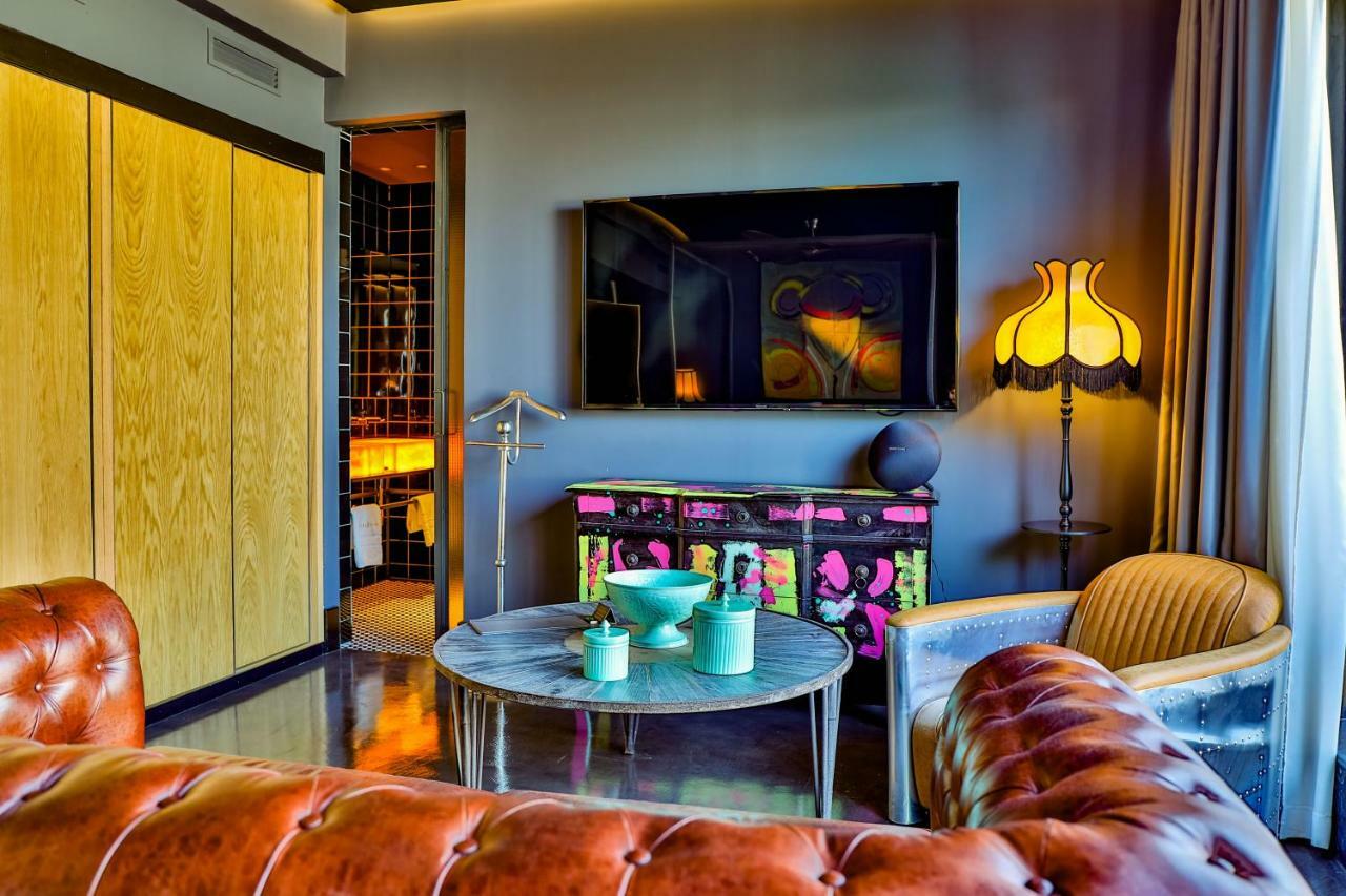 Hotel Lobby Σεβίλλη Εξωτερικό φωτογραφία A suite at the hotel
