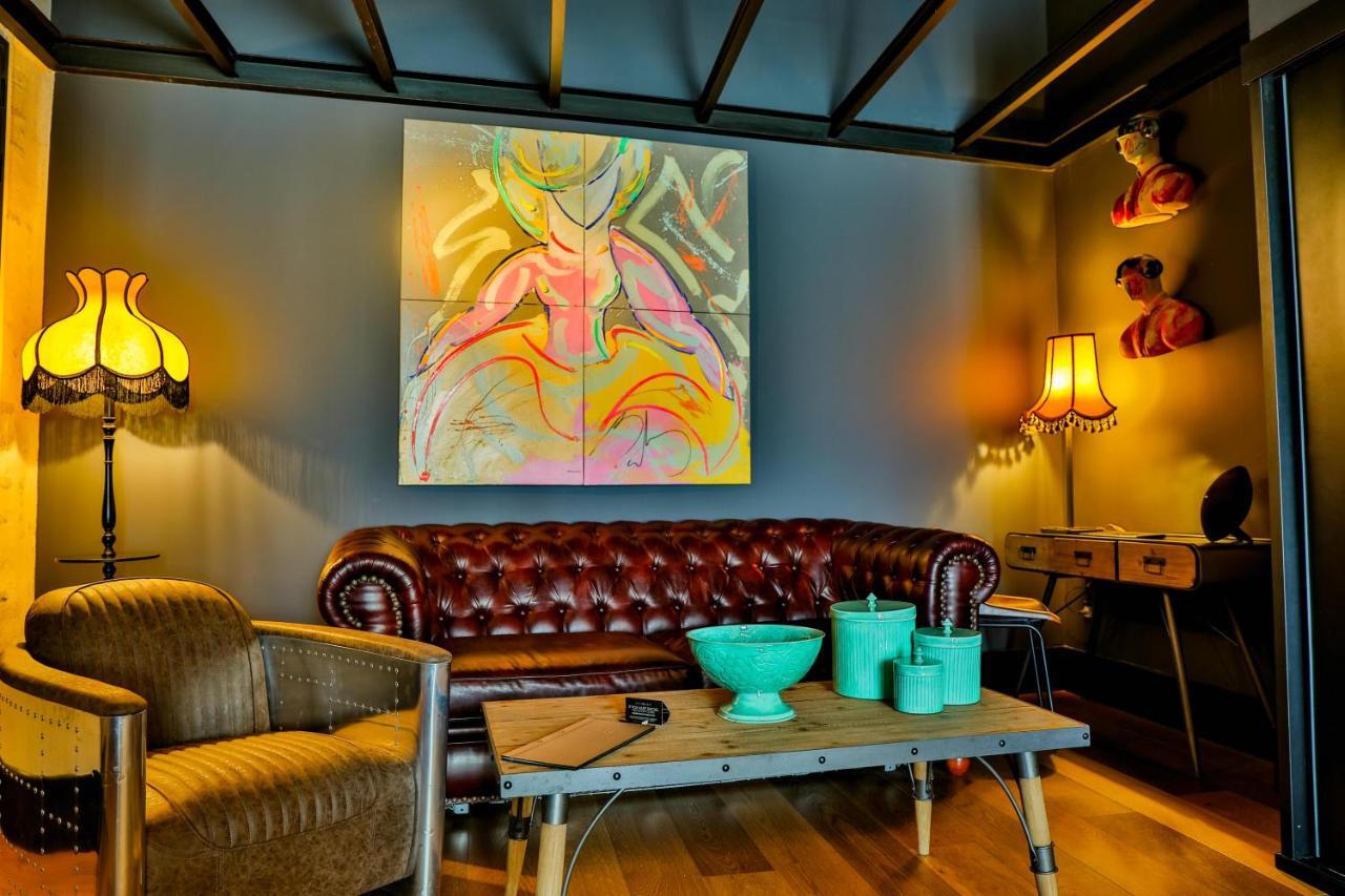 Hotel Lobby Σεβίλλη Εξωτερικό φωτογραφία The interior of the gallery